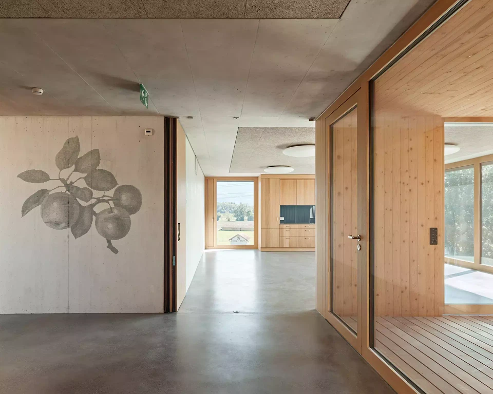 Aufenthaltsbereich mit Loggia