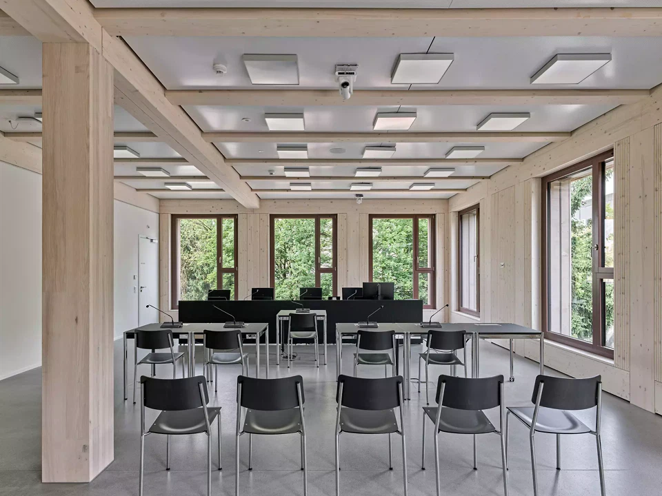 Kleine Gerichtssaal mitflexibler Möblierung