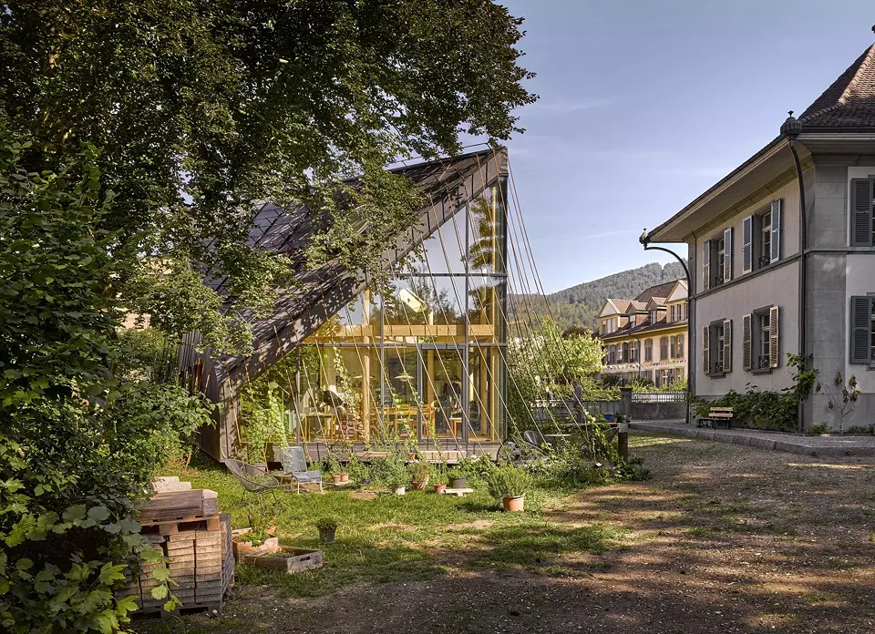 Zelthaus Aussen 3