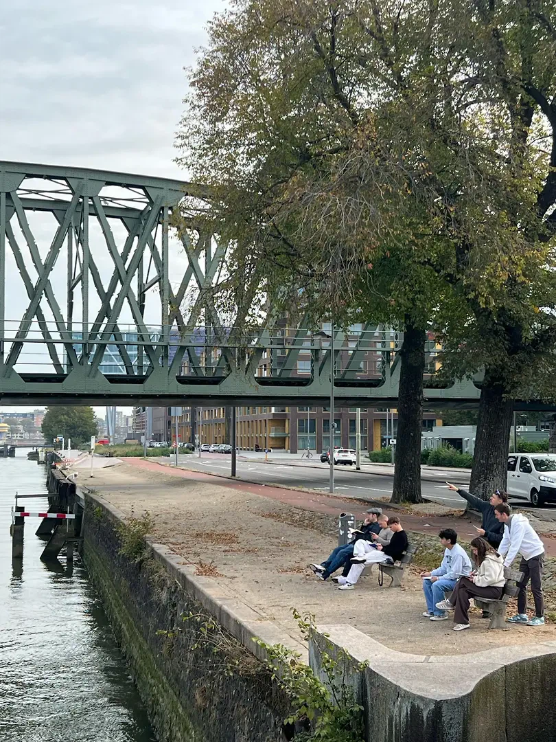 Voyage de séminaire à Rotterdam I Esquisse d'éléments en acier