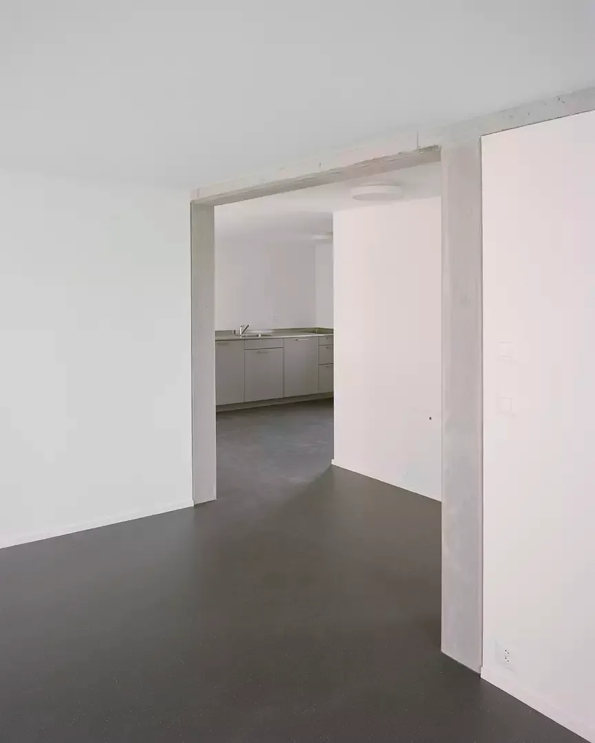 Büroraum, Sicht zur Küche