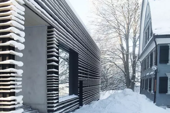 Ton-Baguette und Schnee