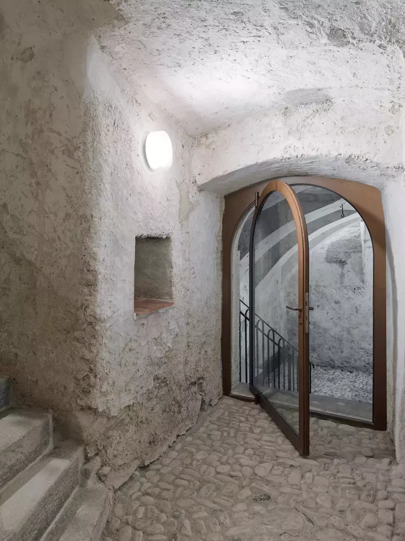 Zugang zum halböffentlichen Gewölbekeller