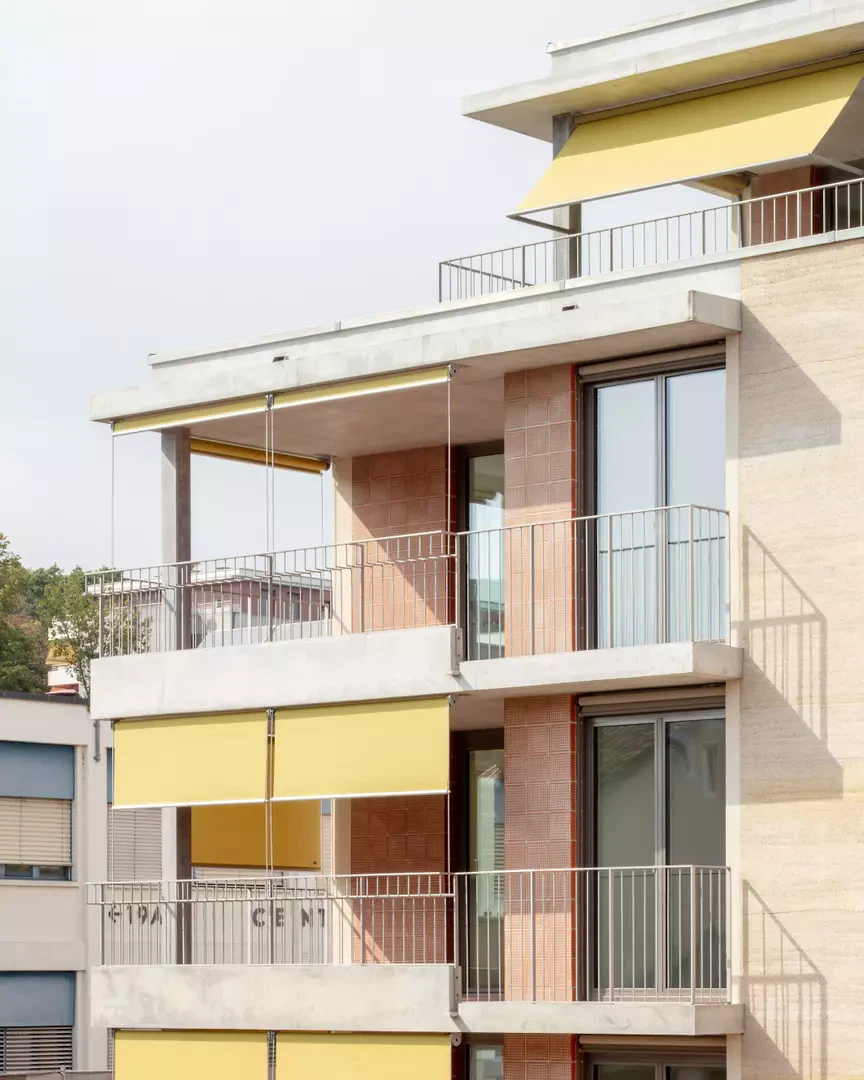 Eckbalkone mit Loggiacharakter