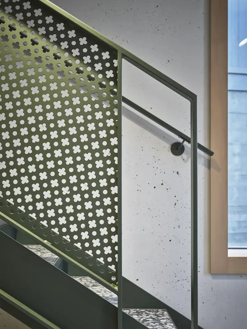 Stahltreppe mit Lochblech