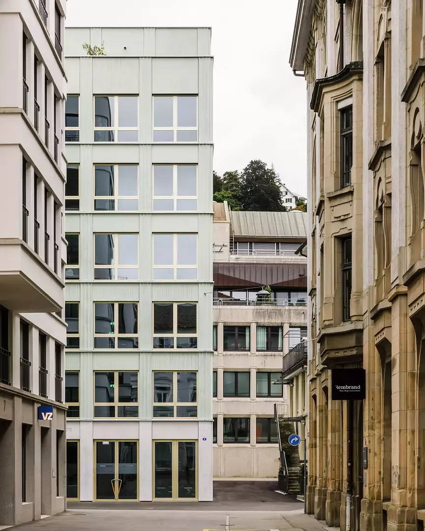 Strassenfassade