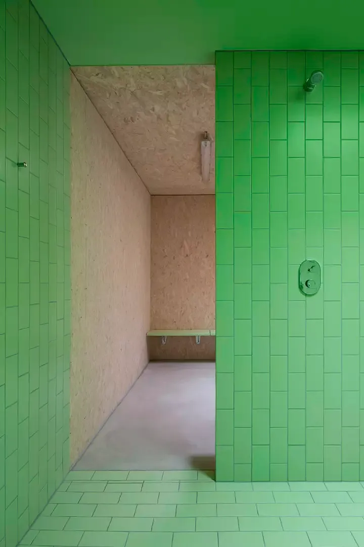 Dusche-Garderobe
