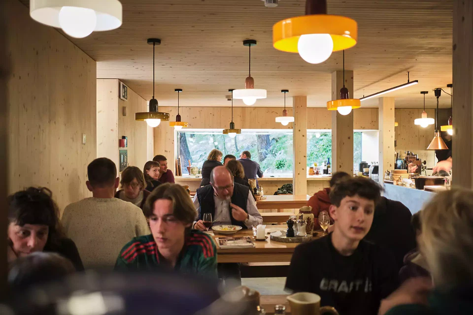 le réfectoire, un lieu de convivialité, de rencontres...