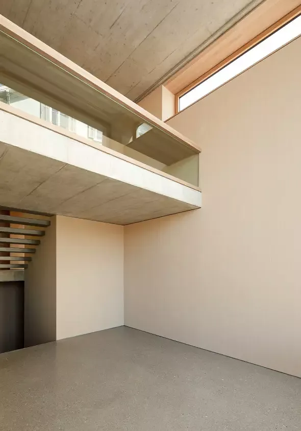 Galerie mit Atelier im UG