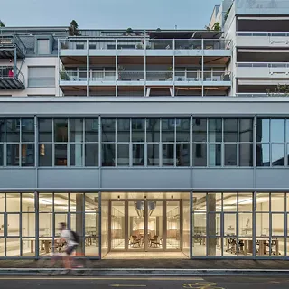 Transformation d'un atelier en bureaux