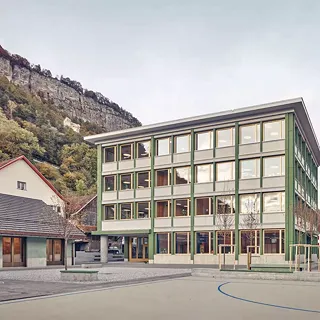 École avec cantine