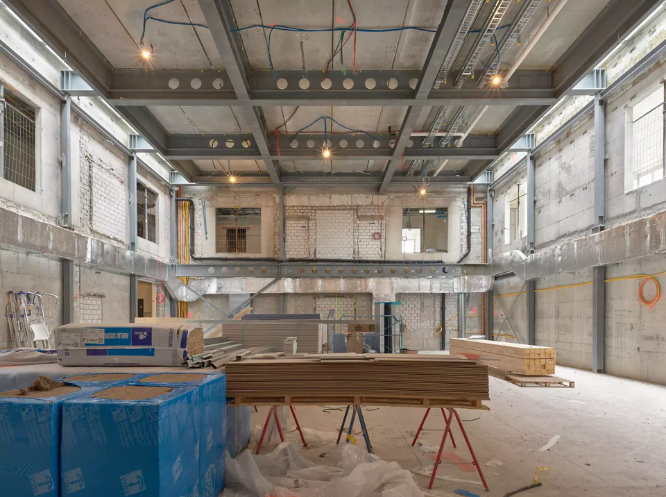 Espace de mouvement en cours de construction après le démantèlement des archives