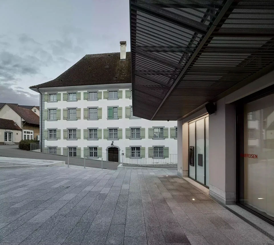 Vordach Raiffeisenhaus