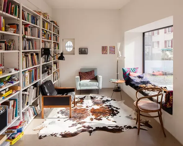 Rez-de-chaussée:  salle d'habitation
