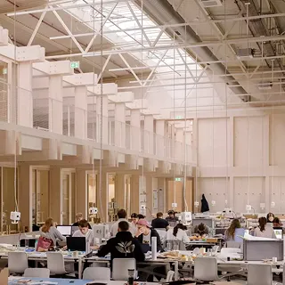 Transformation der Produktionshalle von Álvaro Siza