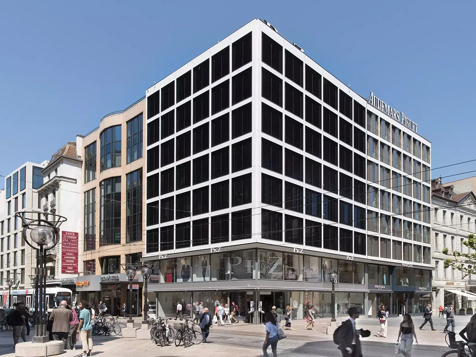 Vue depuis l'angle Confédération/Fusterie - Stores fermés