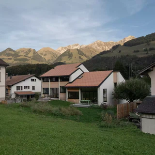 Maison comprenant deux appartements