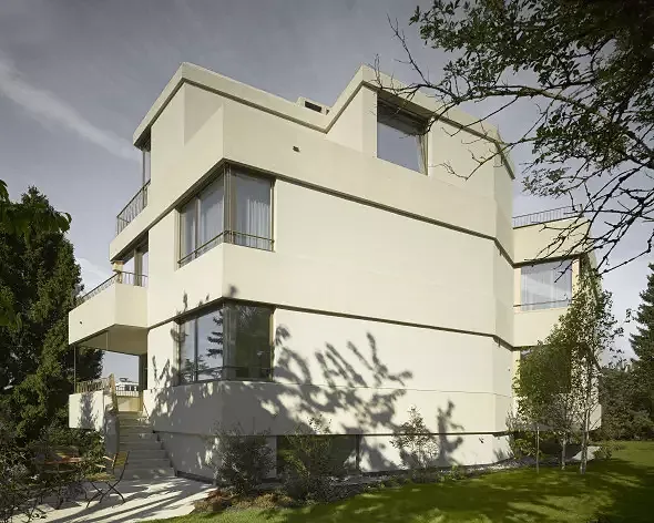 vue arrière, terrasse et jardin