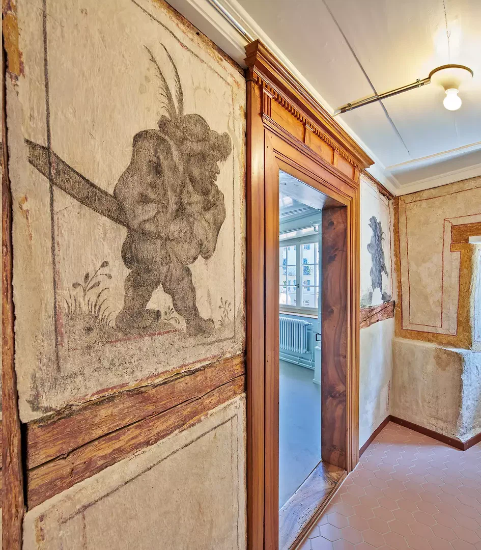 Pfrundhaus Keiser, Kanonenhaus, Zug – Couloir orné de peintures sur bois