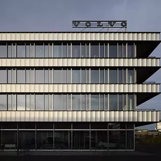 Bâtiment commercial à Regensdorf
