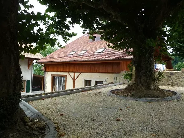 Sauvegarde de l'ancienne structure en façade