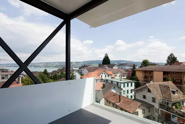Balkonanlage mit Seeblick