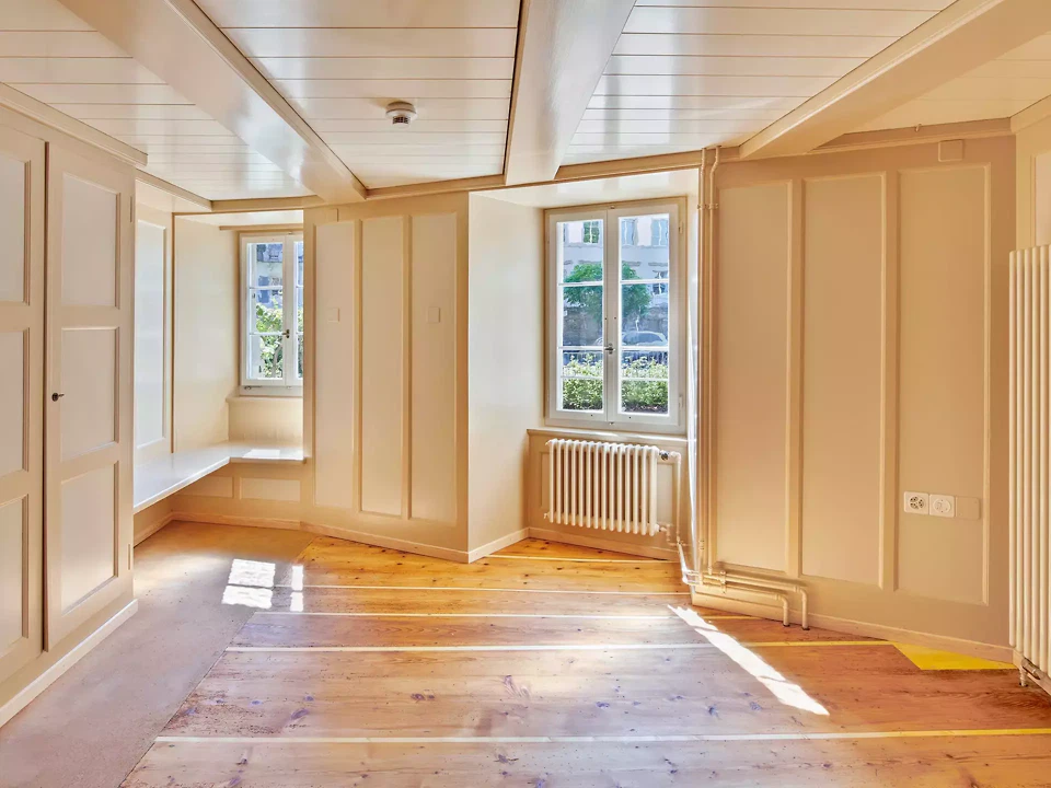 Pfrundhaus Keiser, Kanonenhaus, Zug – Coin repas de la cuisine-séjour