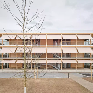 Bildungsgebäude Breiten