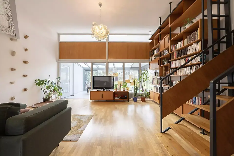 Blick von der Küche aus dem Wohnzimmer