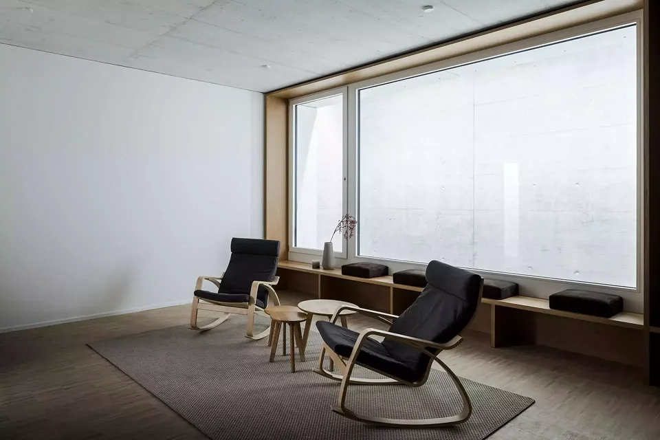 pièce de silence dans l'immeuble de bureaux de 3-Plan