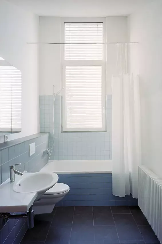 Lucarne d'ouest, intérieur