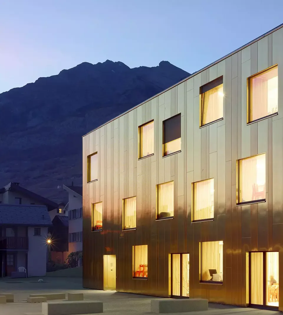 crèche vétroz uape détail nuit
