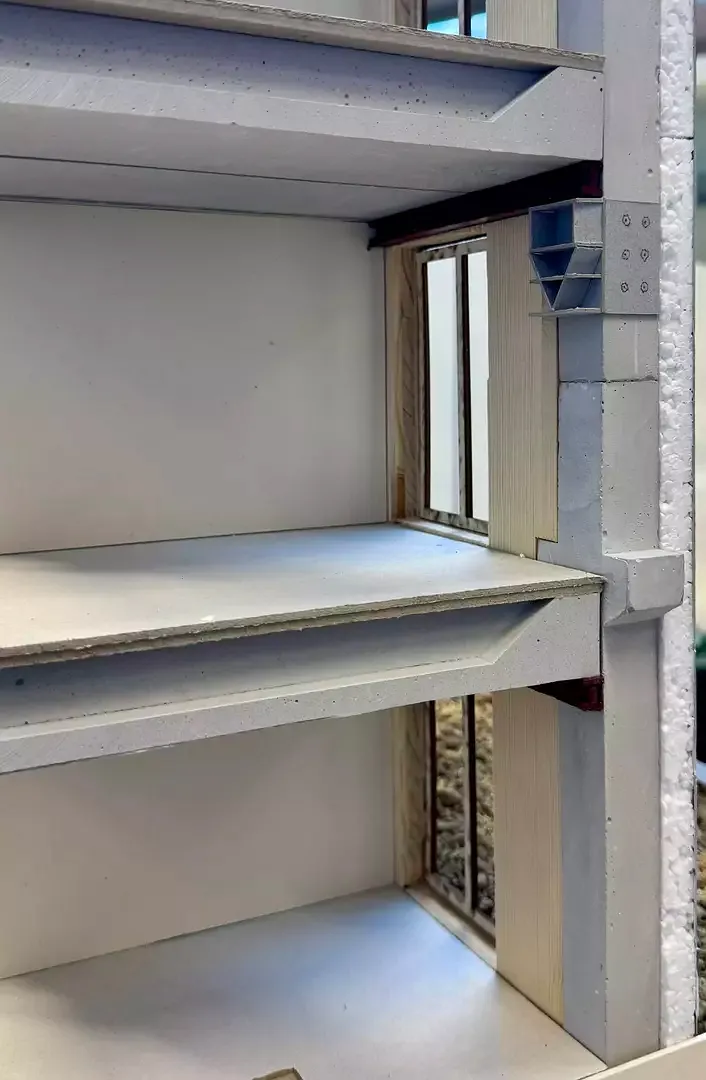 Assembler et construire à l'échelle 1:20 (détail de fixation, Ramon Kobras, thèse de BSc)