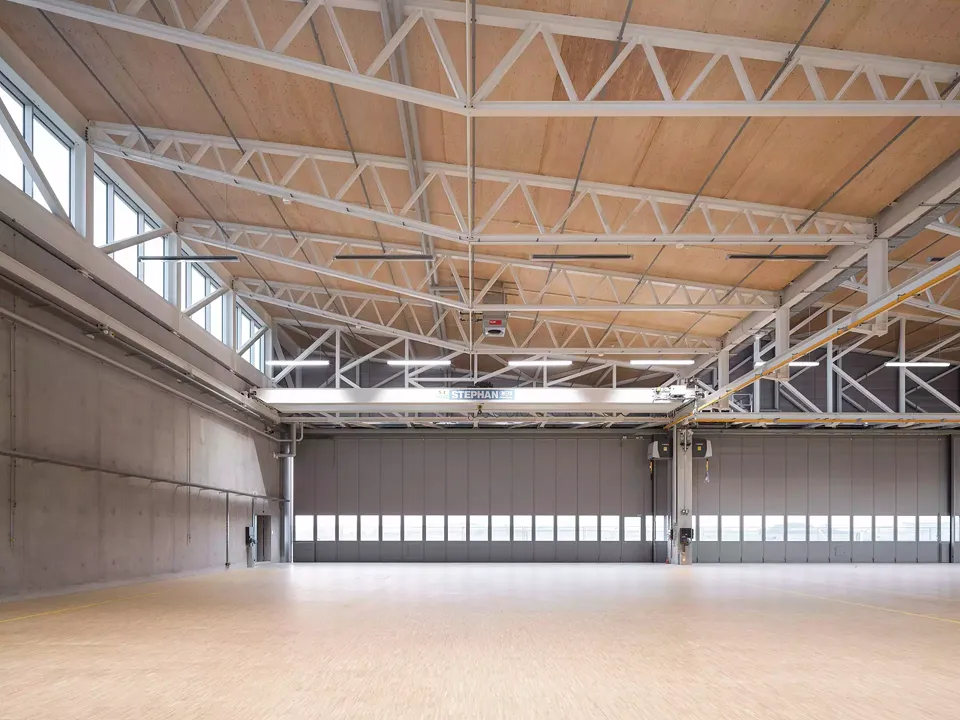 Halle 3 - zone d'entretien des hélicoptères