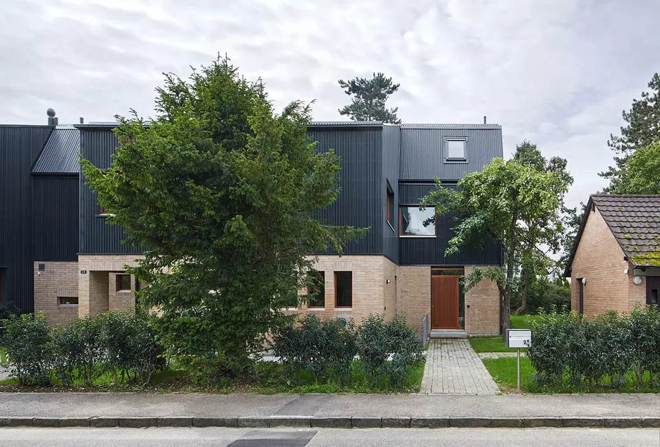 Aussenansicht strassenseitig 02