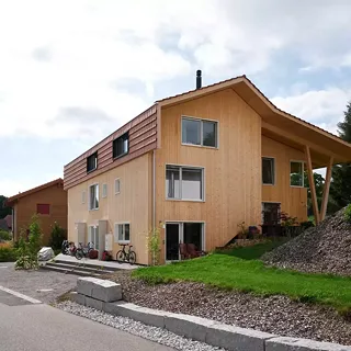 La maison aux trois poêles