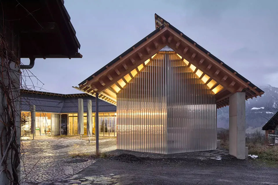Remise mit Innenhof