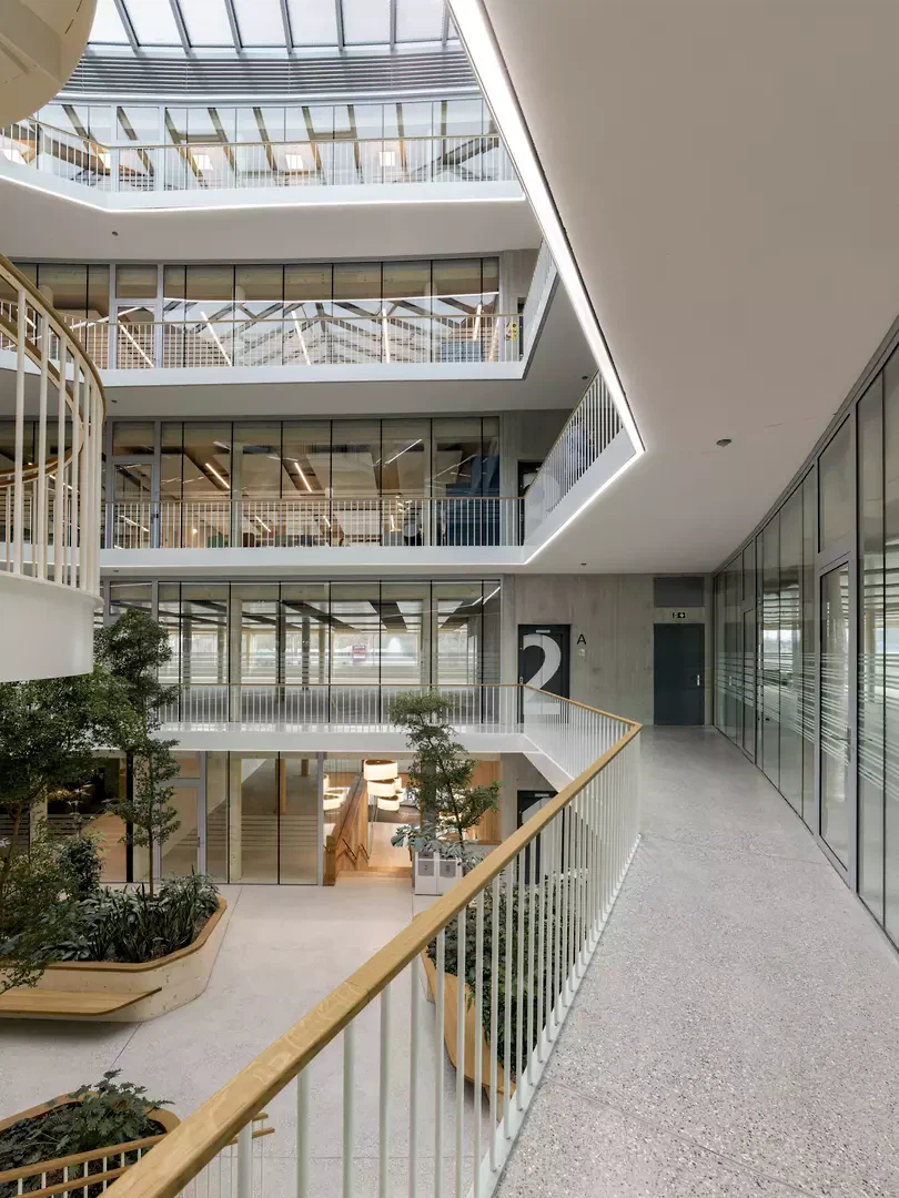 Atrium, Richtung Eingang