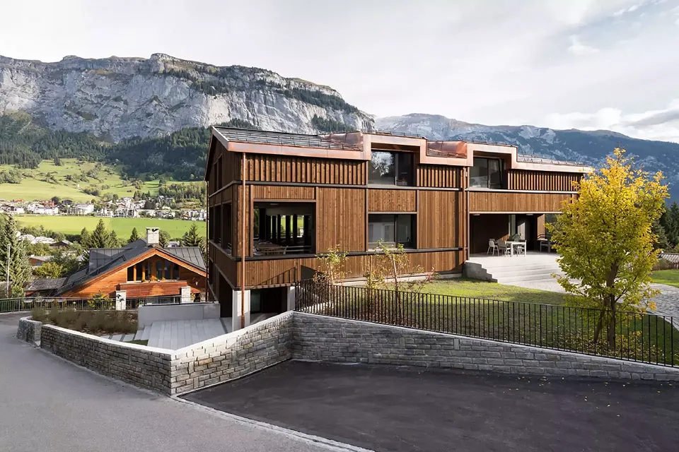 Vorfabrizierte Gebäudehülle in Holz