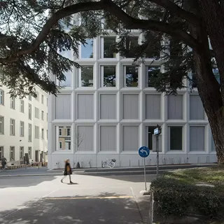 Bâtiment de l'université, Plattenstrasse