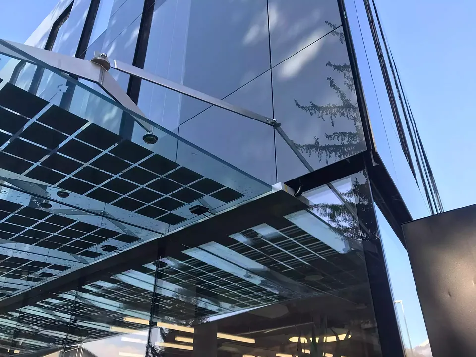 Glasdach mit PV