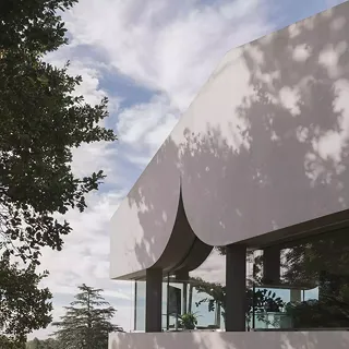 Une maison près de la forêt