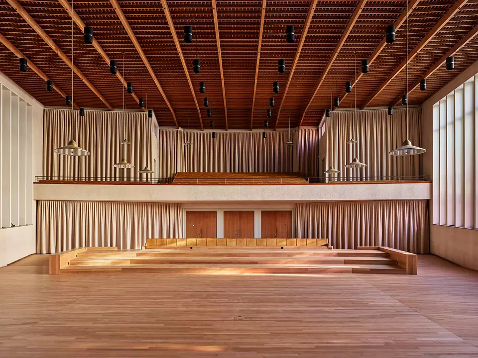 Grosser Saal zum Eingang