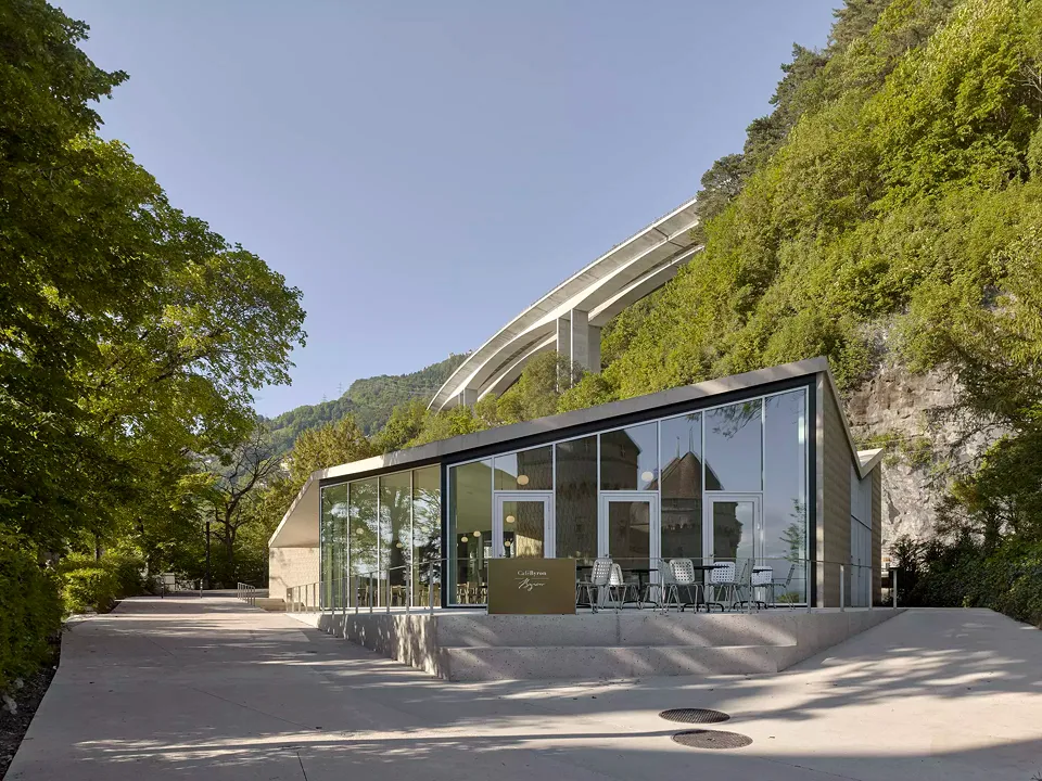Façade sud et terrasse