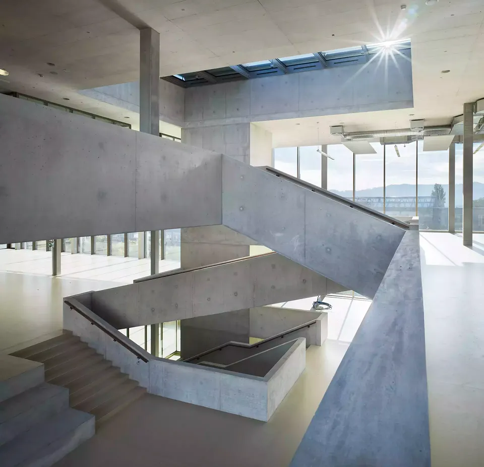 Cage d'escalier centrale