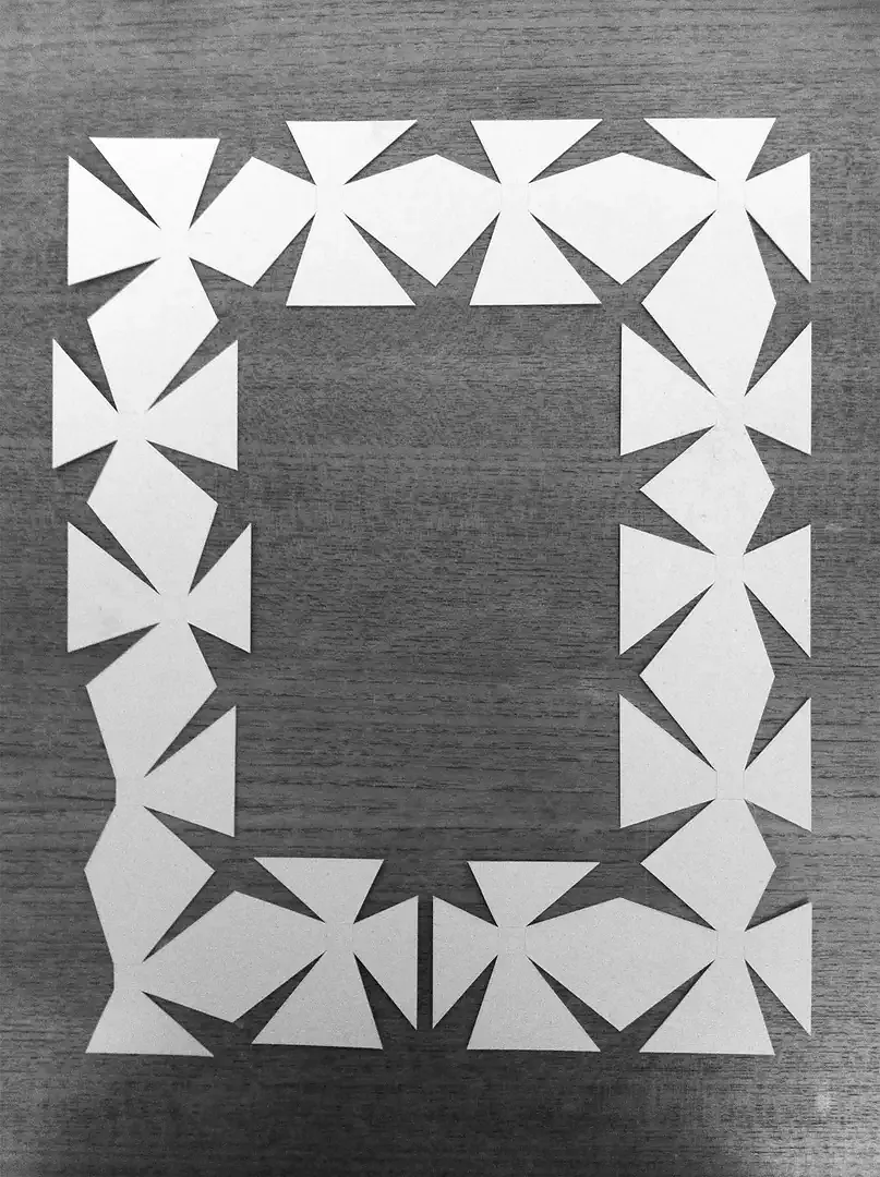 motif de la toiture déroulé