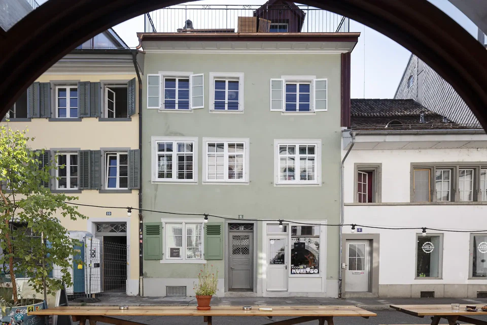 Strassenfassade