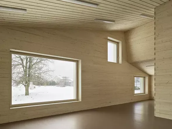 Chambre principale avec vue sur le jardin