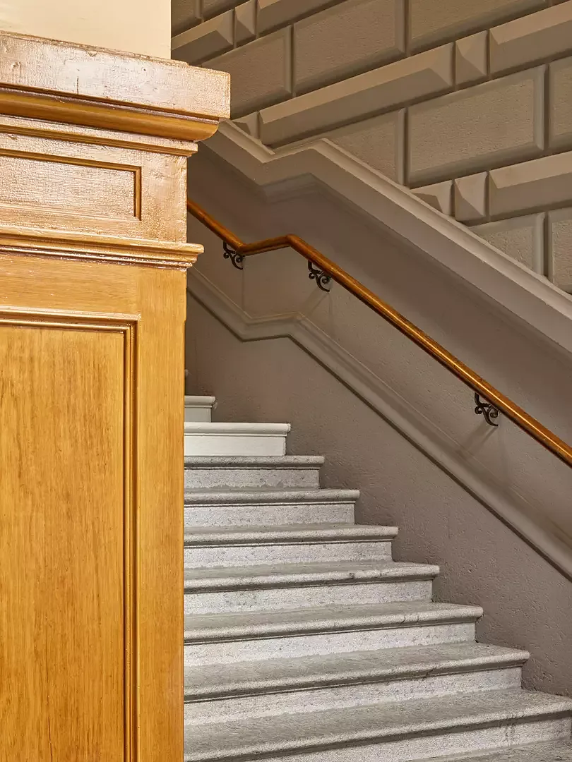 Vue intérieure de l'escalier central