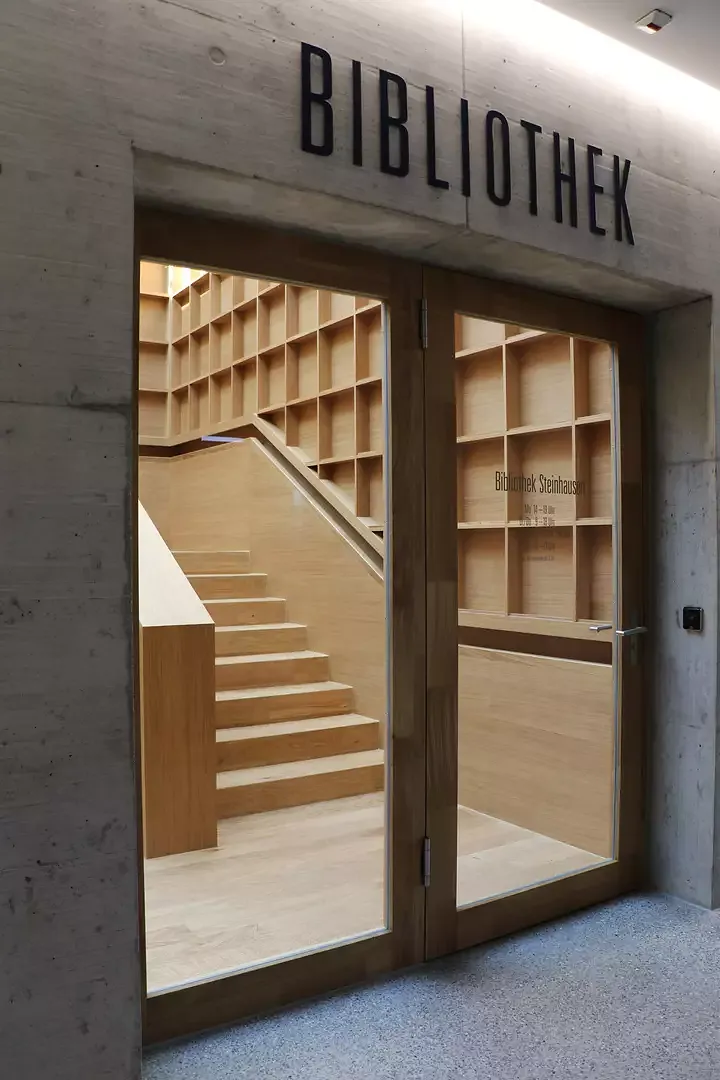 Saalbau_Eingang Bibliothek